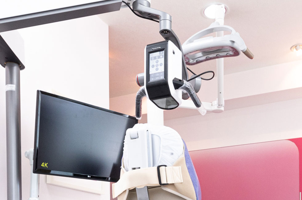 歯科用デジタルマイクロスコープを使用した精密な治療